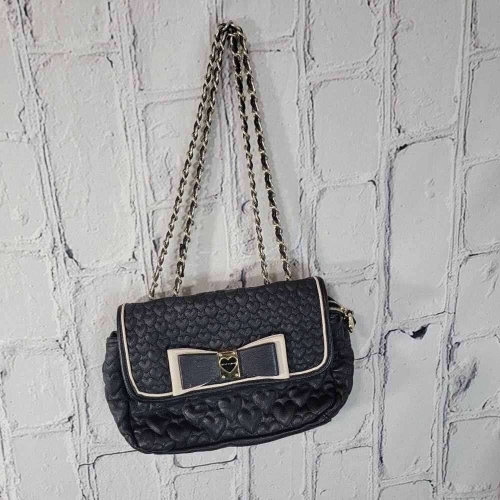 BETSY Johnson Black Quilted Mid Size Shoulder Bag Adjustable Chain Strap Bow